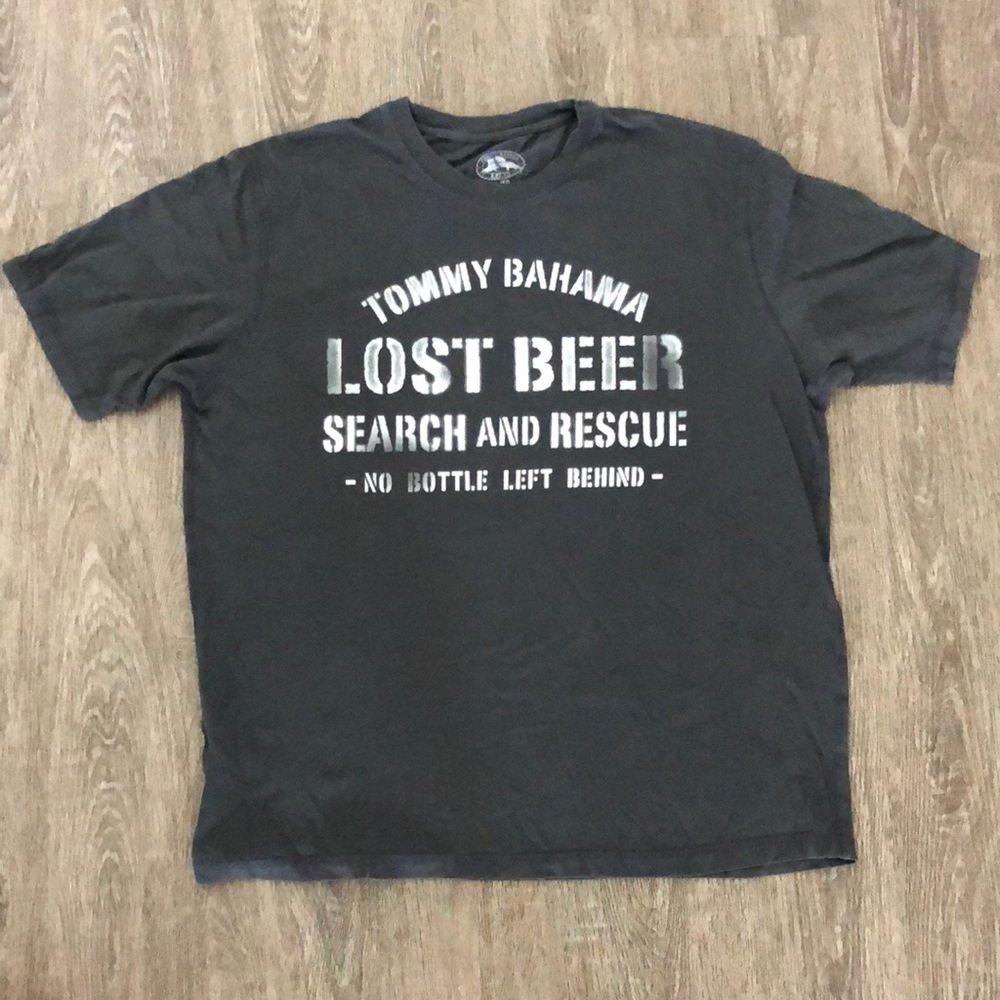 Tommy Bahama men’s t-shirt. Size XL.